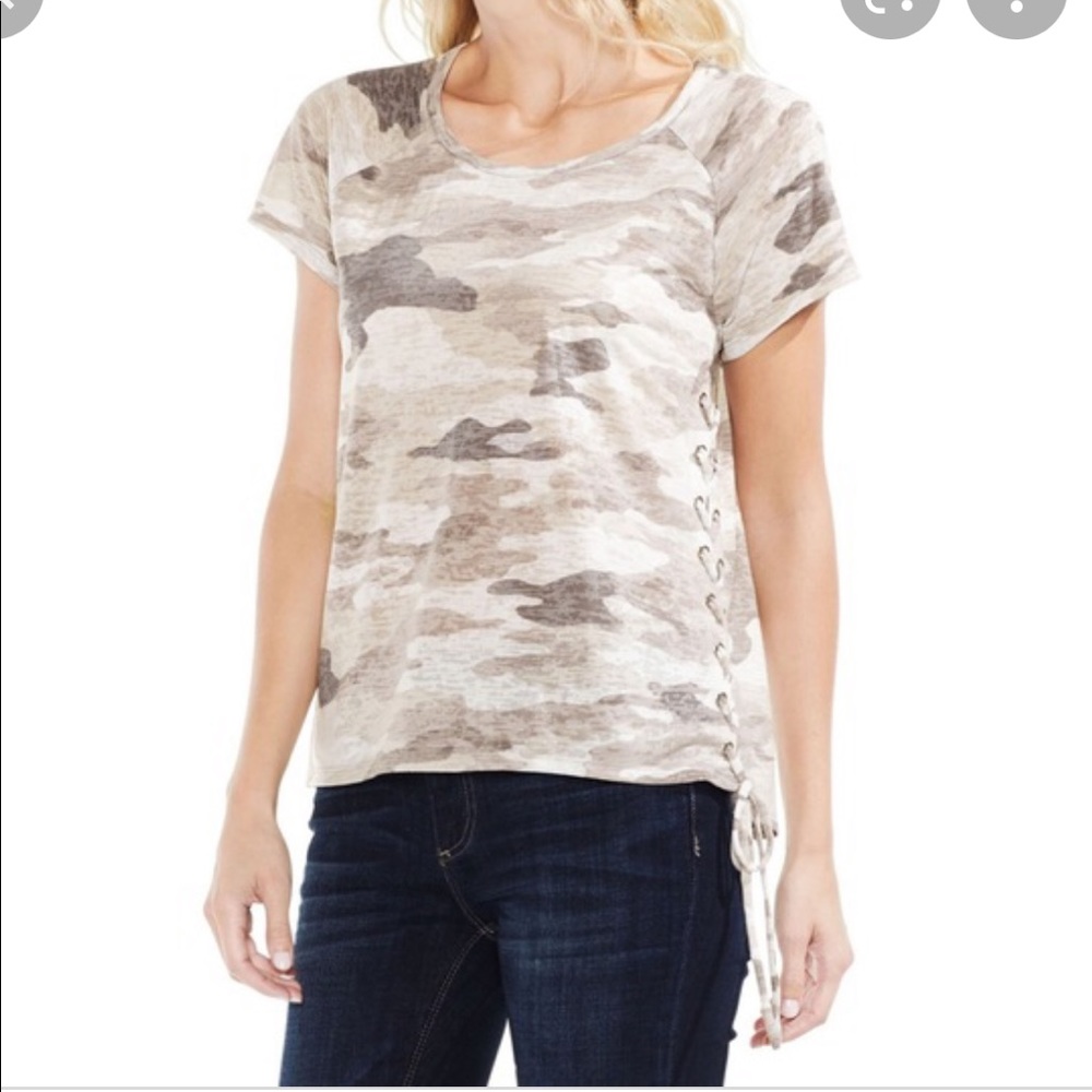NWOT 👚 Vince Camuto Camo Side Ribbon Slit Tee Shirt
